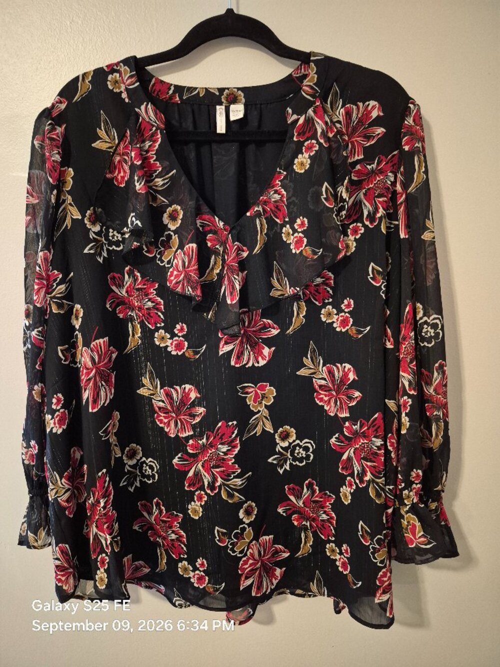 Women's Plus 18/20W. Black/red Floral Print Long Sleeve pullover Ruffle Blouse